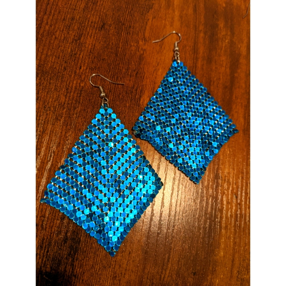 Earrings Collection - Picture 3 of 7
